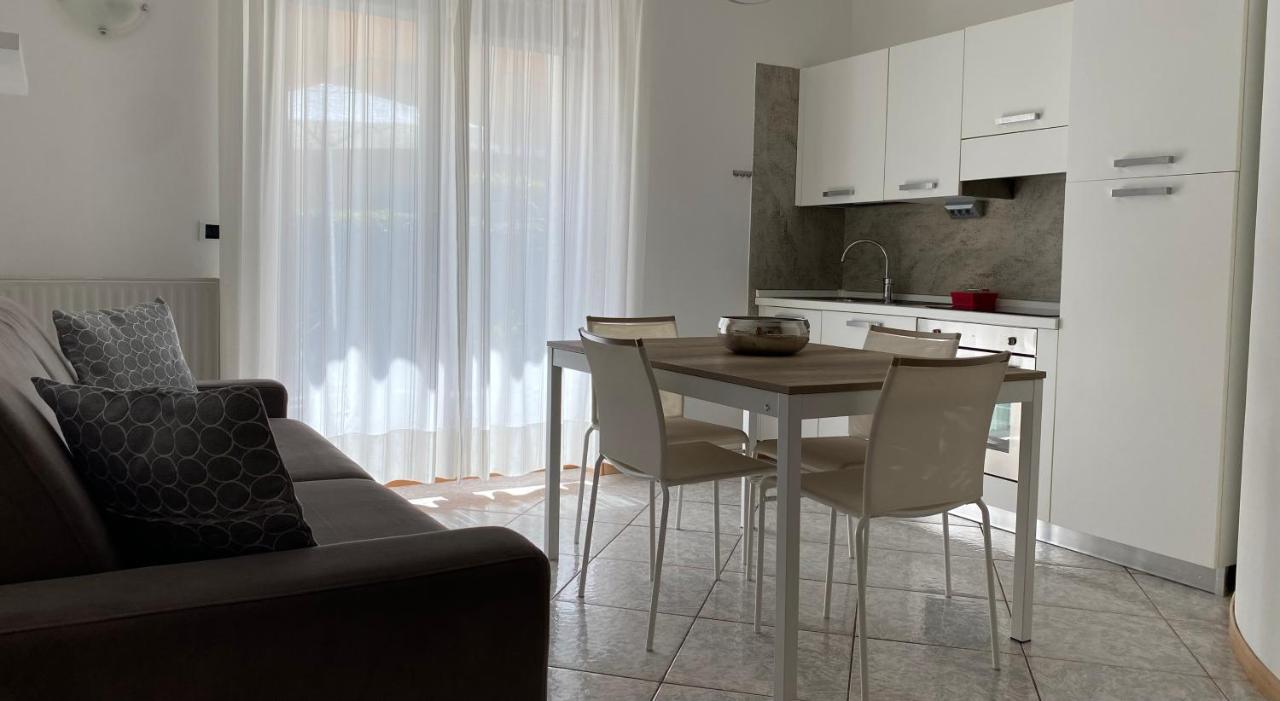 Appartamenti Nataly Torbole Sul Garda Exteriör bild