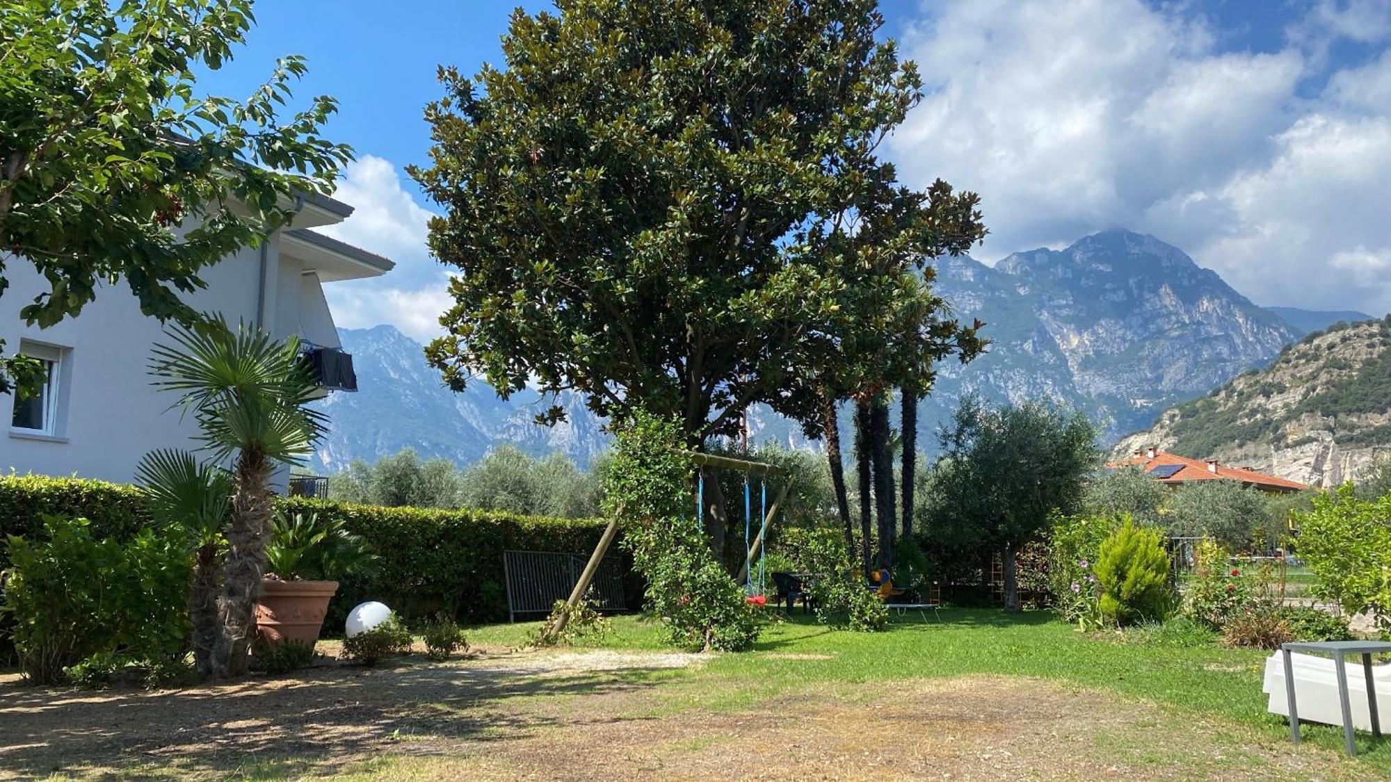 Appartamenti Nataly Torbole Sul Garda Exteriör bild